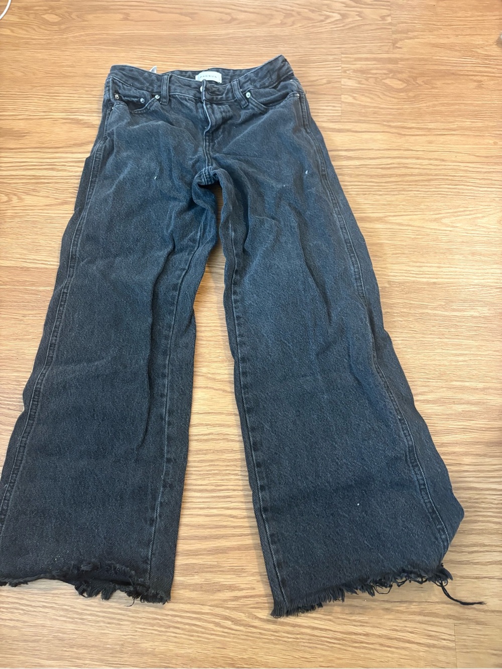 Black Women's Wide-Leg Jeans - Casual Frayed Hem low waist